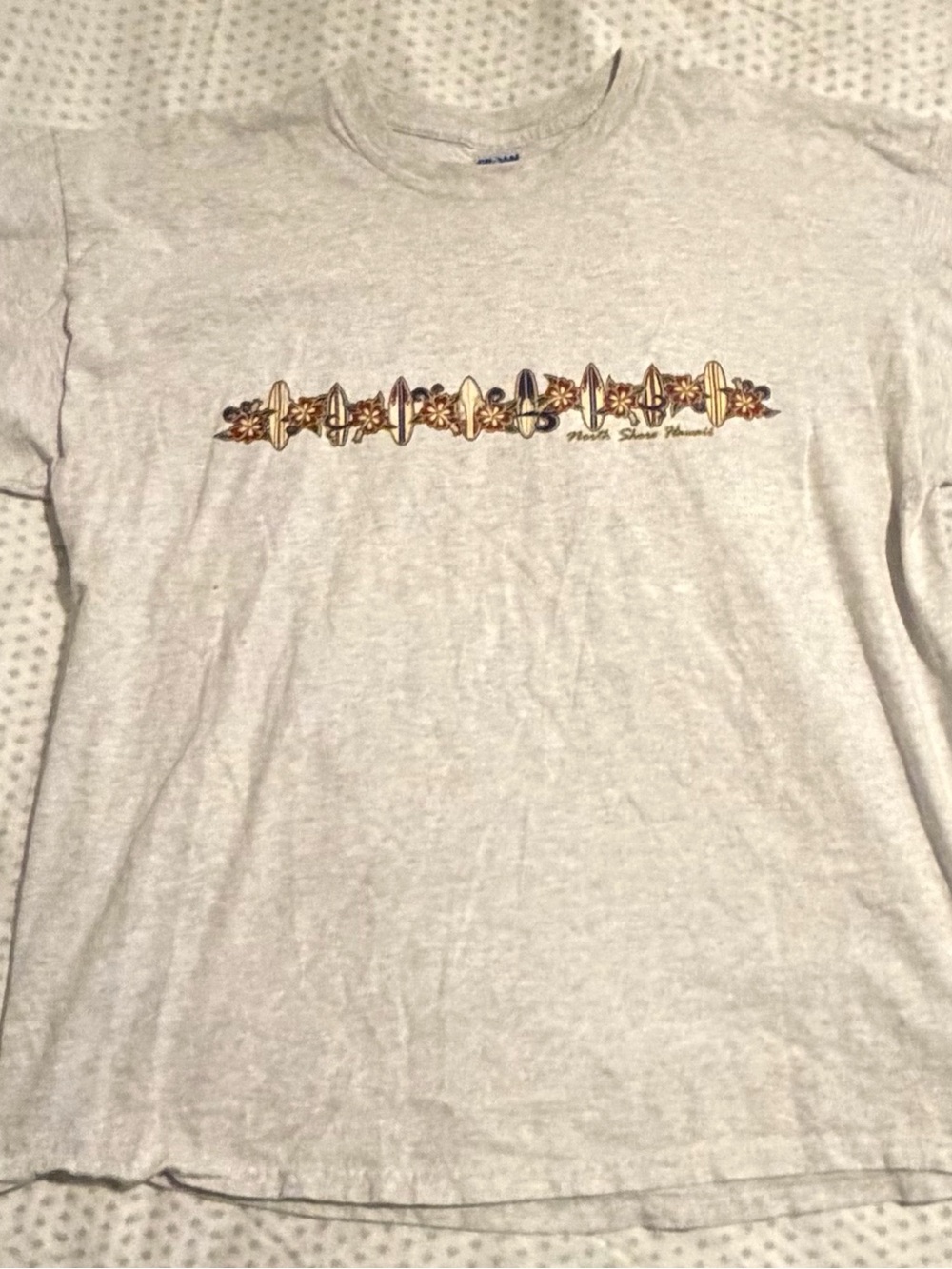 Gildan Light Gray T-Shirt Surfboard Graphic 🏄‍♀️ North Shore Hawaii 🌺